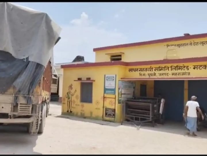 घुघली विकास खंड में यूरिया खाद की भारी किल्लत , किसान हो रहे है परेशान