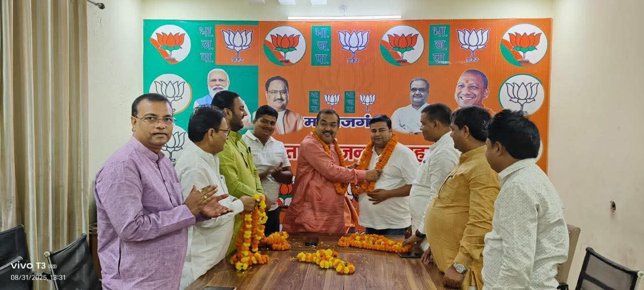 आईआईटी कानपुर से प्रशिक्षण लेकर लौटे वेद प्रकाश शुक्ल का हुआ भव्य स्वागत