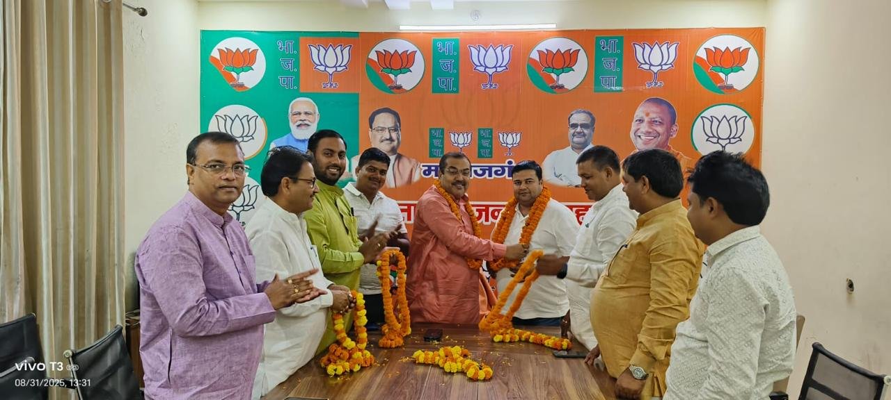 आईआईटी कानपुर से प्रशिक्षण लेकर लौटे वेद प्रकाश शुक्ल का हुआ भव्य स्वागत
