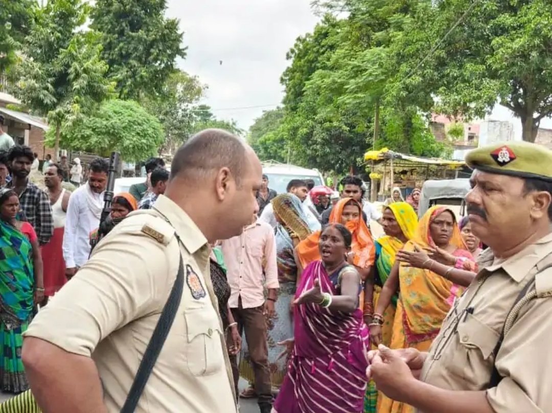हत्या के आरोपियों की गिरफ्तारी न होने पर स्वजनों का फूटा गुस्सा, भटहट-बभनौली मार्ग जाम