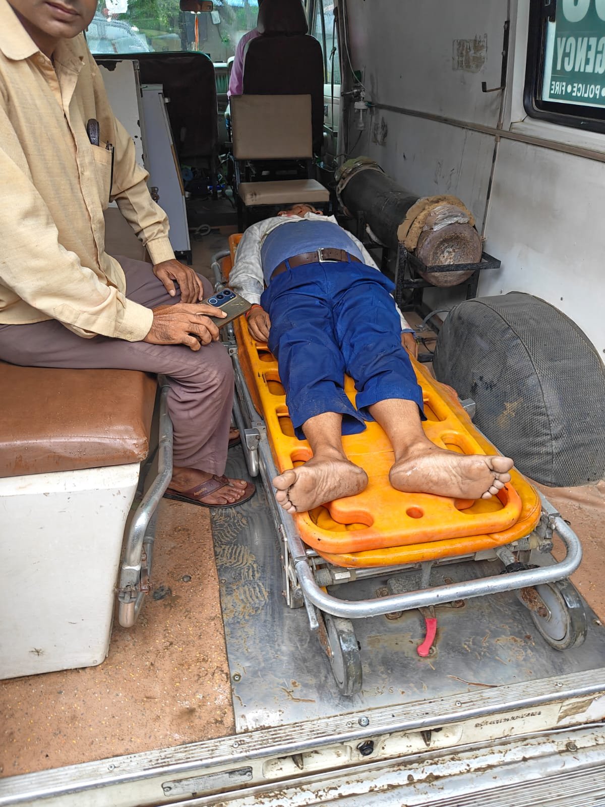 कार-बाइक में जोरदार भिड़ंत, एक युवक की मौत, दूसरा गंभीर