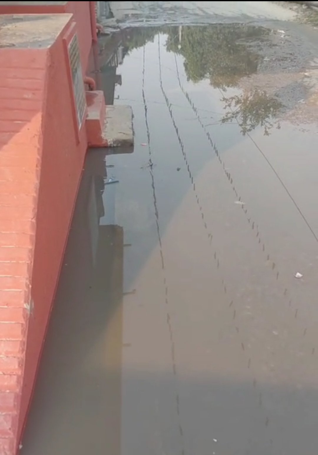 बेलवा बुजुर्ग में जलजमाव से हाहाकार ,नालियां बंद, घरों में घुसा पानी ,ग्रामीण बोले, समाधान नहीं तो आंदोलन तय