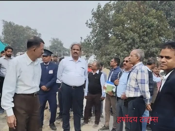 पूर्वोत्तर रेलवे के महाप्रबंधक ने घुघली स्टेशन का किया निरीक्षण, सुरक्षा व विकास कार्यों की ली समीक्षा