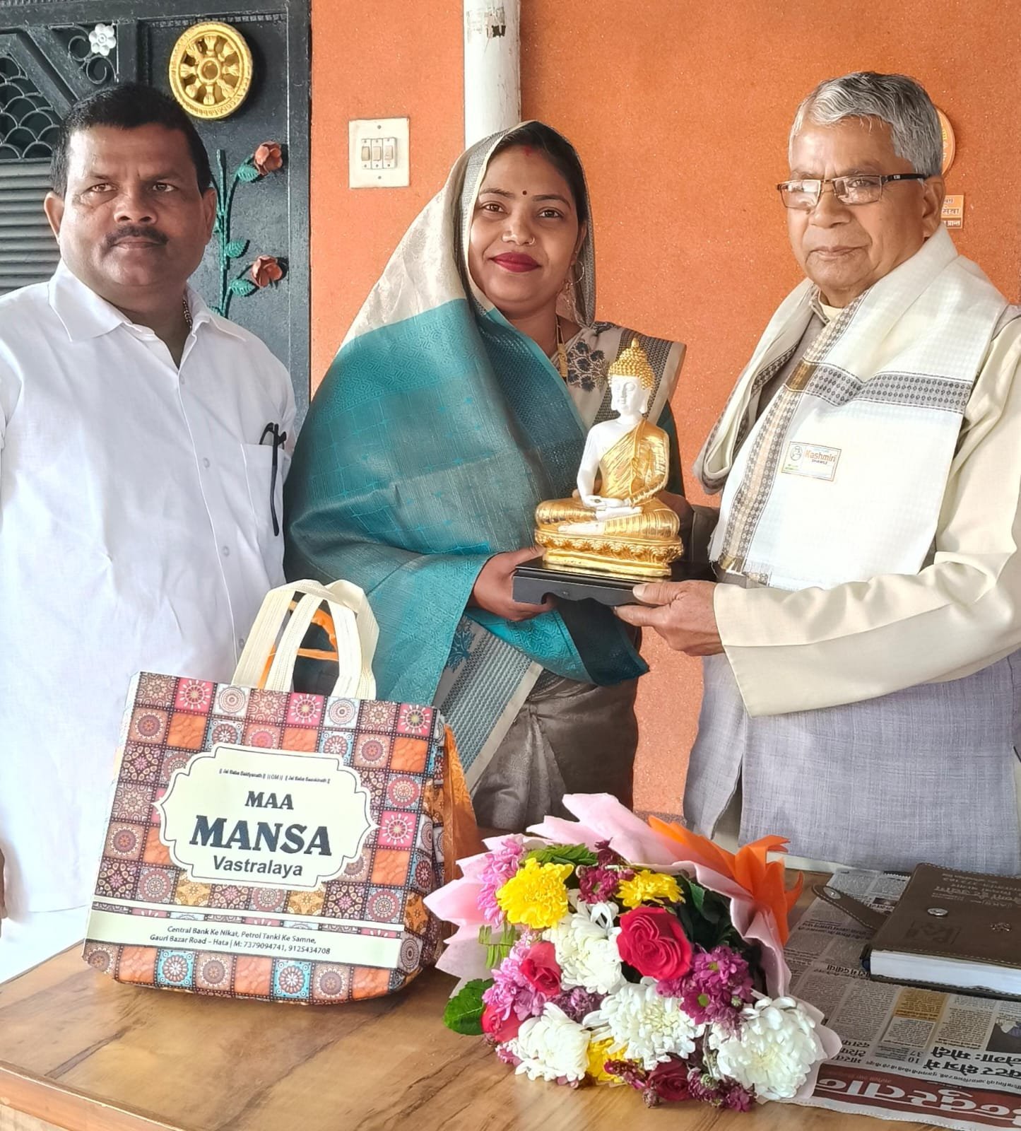 पूर्व छात्रा बनी ब्लॉक प्रमुख, पनियरा विधायक से की शिष्टाचार भेंट