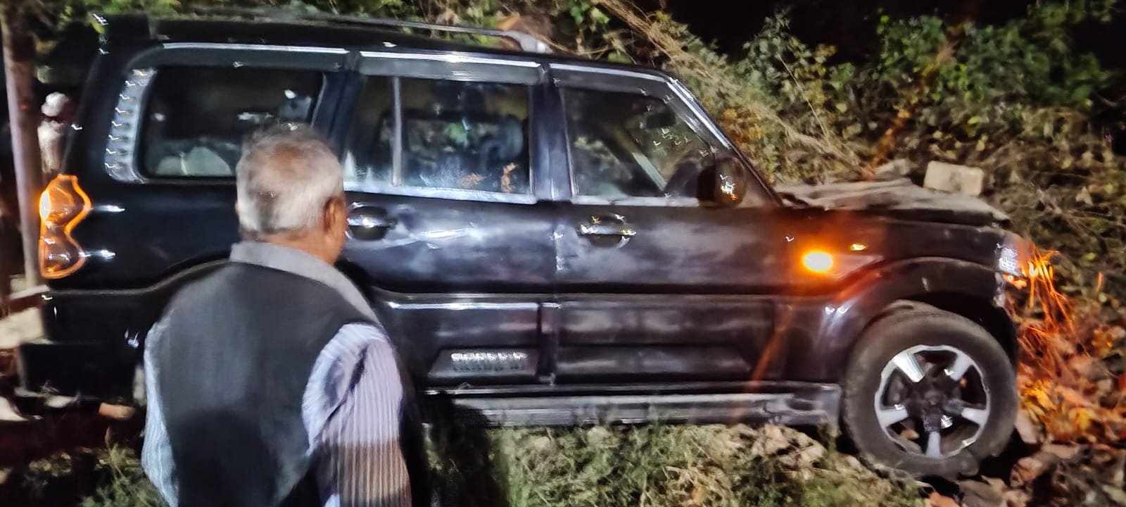 NH-730 पर स्कॉर्पियो की टक्कर से युवक गंभीर, ग्रामीणों ने घायल को परतावल सीएचसी पहुंचाया