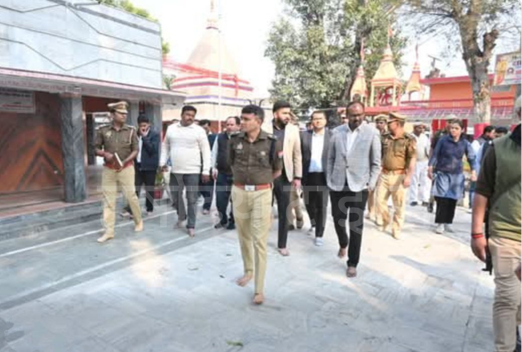 महाशिवरात्रि को लेकर डीएम- एसपी ने इटहिया व कटहरा शिव मंदिर का किया निरीक्षण