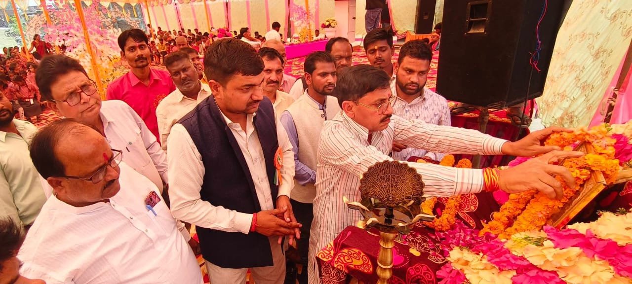 वार्षिकोत्सव में छात्र-छात्राओं को प्रतिभा दिखाने का अवसर प्राप्त होता है : बजरंग बहादुर सिंह