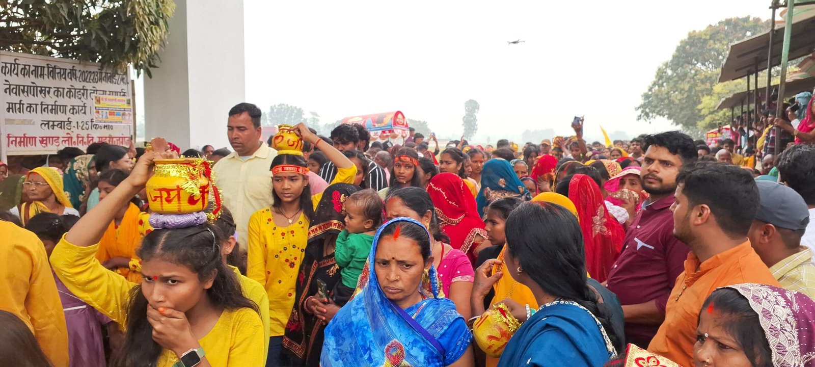 हाथी-घोड़े व बैंड-बाजे के साथ निकली भव्य कलश यात्रा