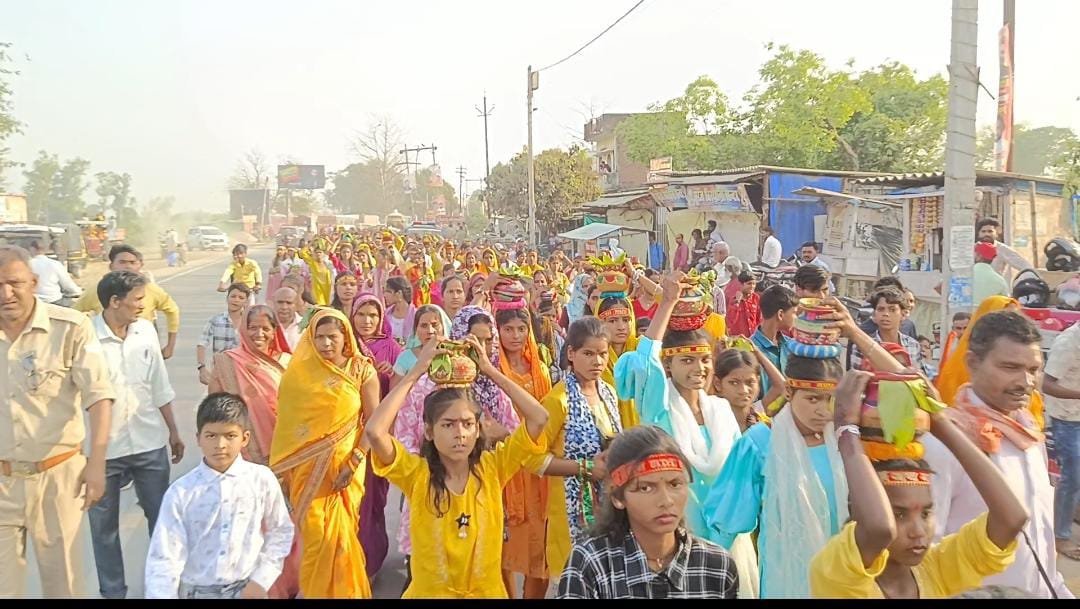 251 कन्याओं के साथ निकली भव्य कलश यात्रा, शिकारपुर में गूंजे जयकारे