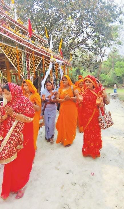 बरोहिया में श्री शतचंडी महायज्ञ में उमड़ा आस्था का सैलाब, 27 मार्च को होगा भव्य भंडारा