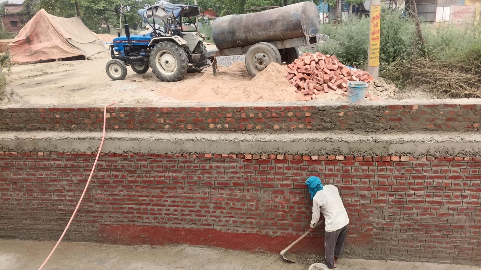 रामपुर बुजुर्ग की पुलिया निर्माण में बड़ा घोटाला! पुरानी दीवार पर रंग-रोगन कर नया दिखाने का खेल