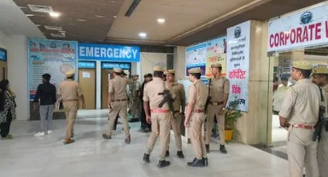 वीडियो कांफ्रेंसिंग के दौरान हादसा: एसपी शक्ति मोहन अवस्थी घायल, सिर में लगे 8 टांके