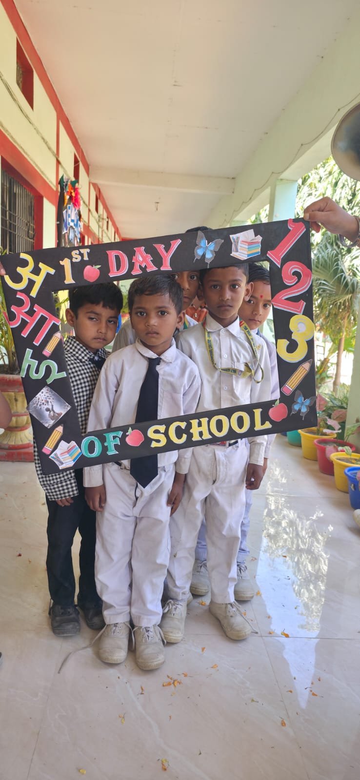 नए शैक्षणिक सत्र का हुआ हर्षोल्लास के साथ शुभारंभ, बच्चों का गर्मजोशी से स्वागत