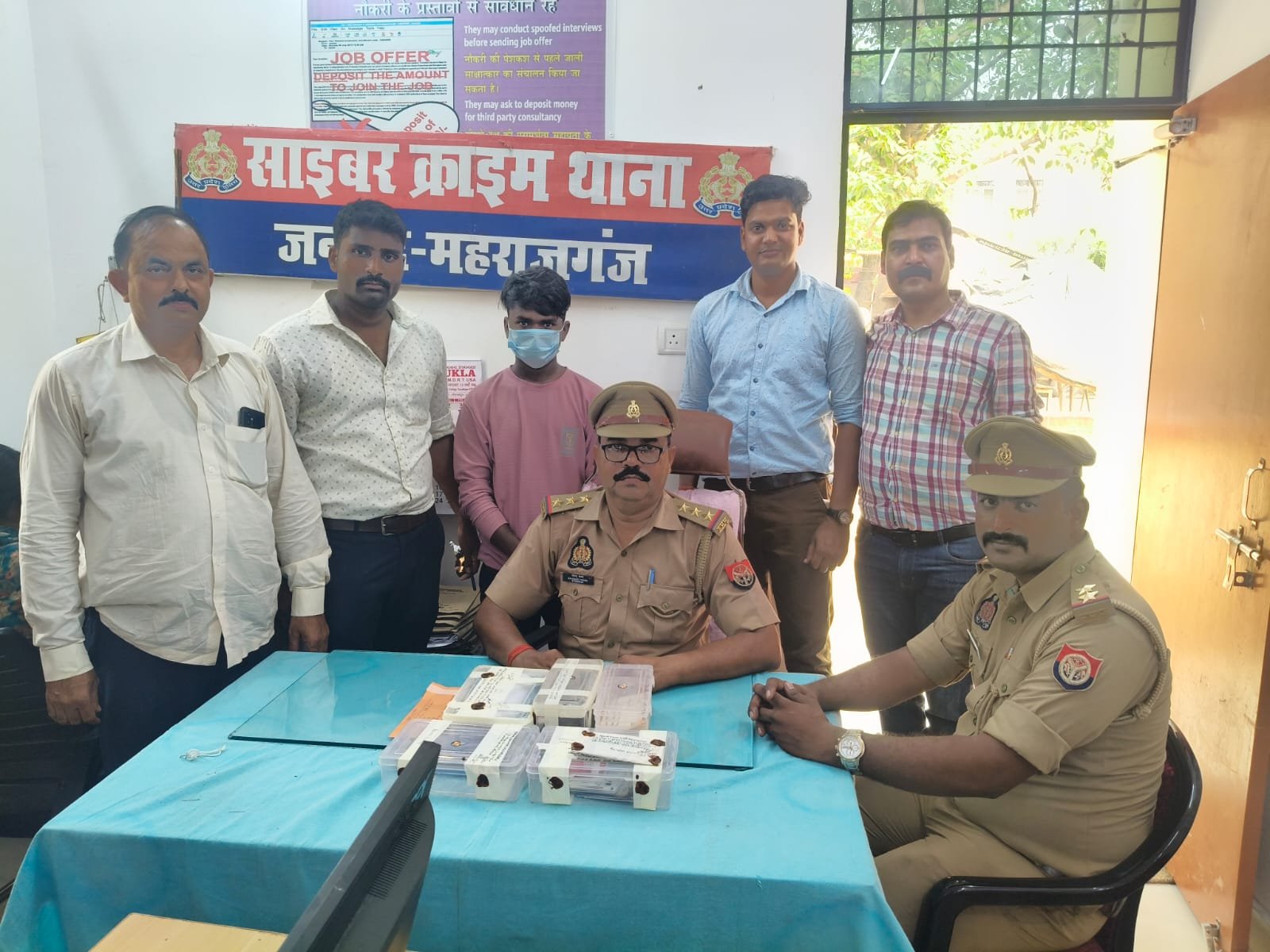 विदेशी कॉल पर ‘गिफ्ट’ का झांसा देकर 50 हजार की ठगी, साइबर पुलिस ने एक आरोपी दबोचा , दो साथी फरार