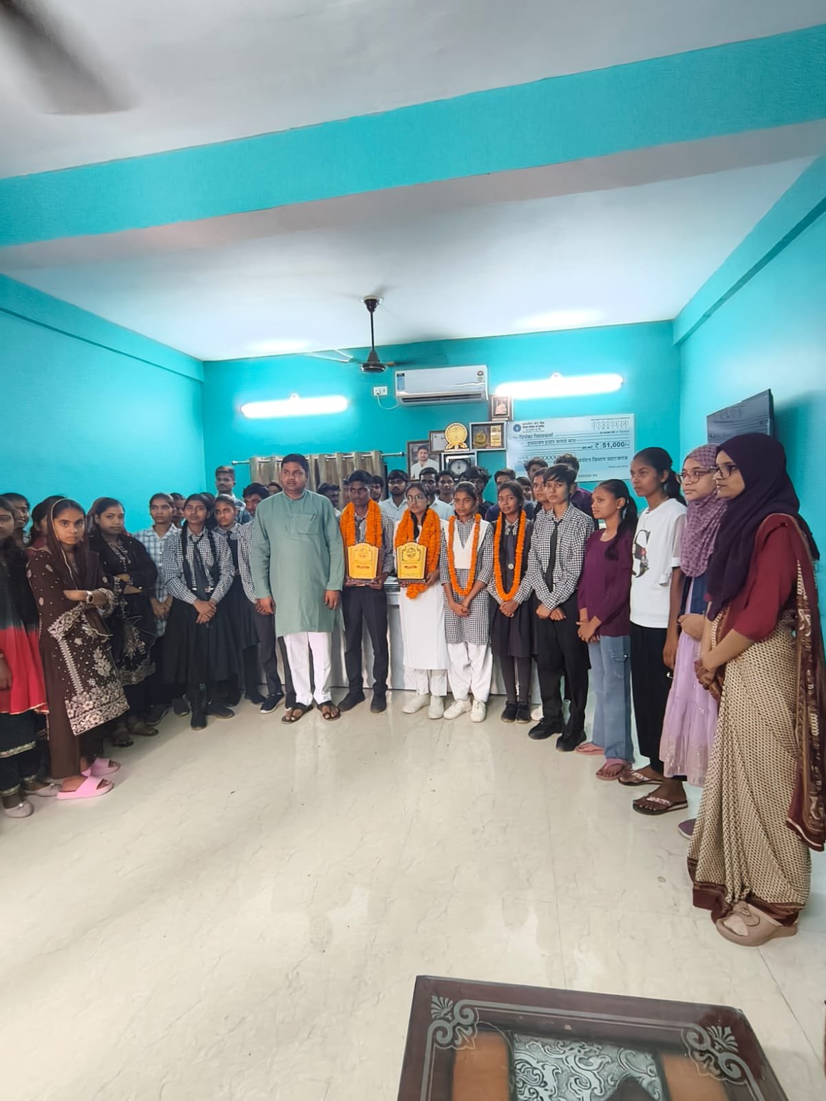 हाजी अजहर खान इंटर कॉलेज का शानदार प्रदर्शन, हाईस्कूल व इंटर में लहराया सफलता का परचम