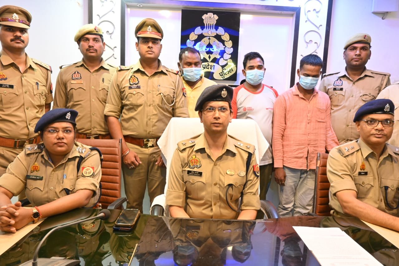 श्यामदेउरवां पुलिस की बड़ी कार्रवाई, करोड़ों की नशीली दवाइयों के साथ तीन तस्कर गिरफ्तार