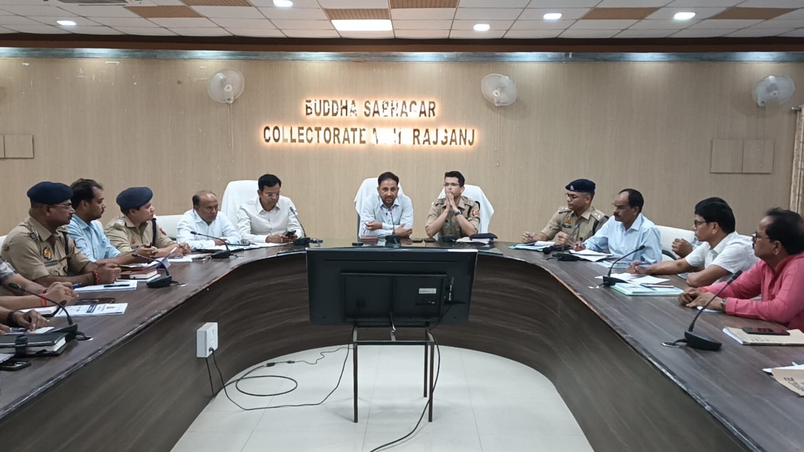 यूपी पुलिस आरक्षी भर्ती परीक्षा को लेकर प्रशासन अलर्ट, 13 केंद्रों पर 34,560 अभ्यर्थी देंगे परीक्षा