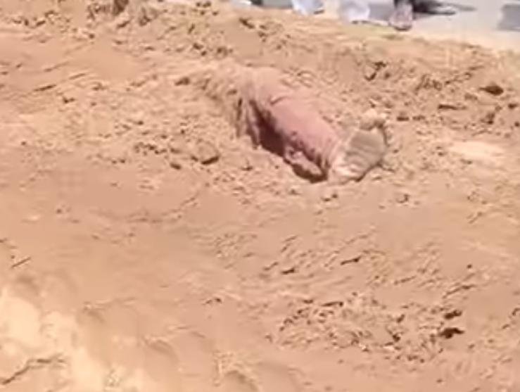 फोरलेन के डिवाइडर पर सोए मजदूर को डंपर ने मिट्टी में दबाया, दर्दनाक मौत