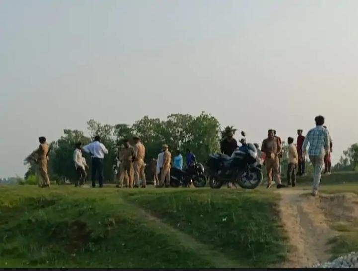 नहर में मिला अज्ञात व्यक्ति का शव, पहचान में जुटी पुलिस