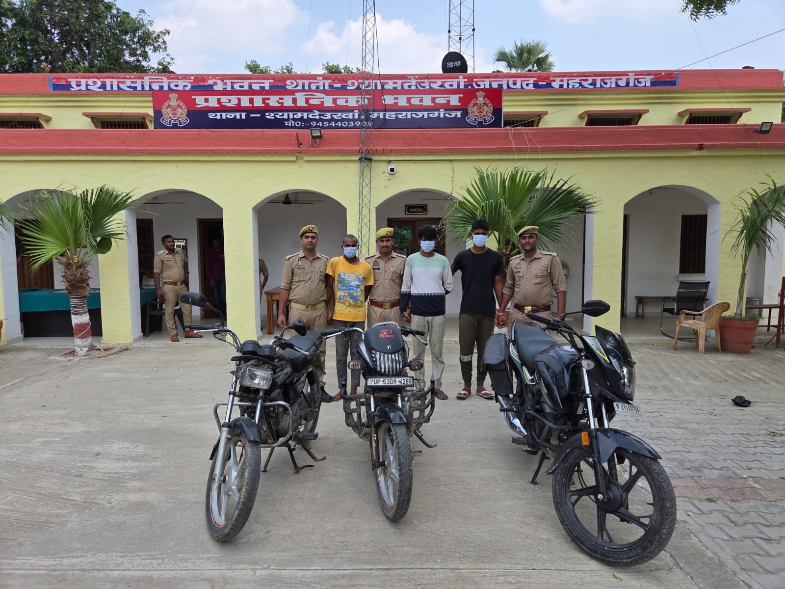 तीन अंतरजनपदीय वाहन चोर गिरफ्तार, चोरी की तीन बाइक बरामद