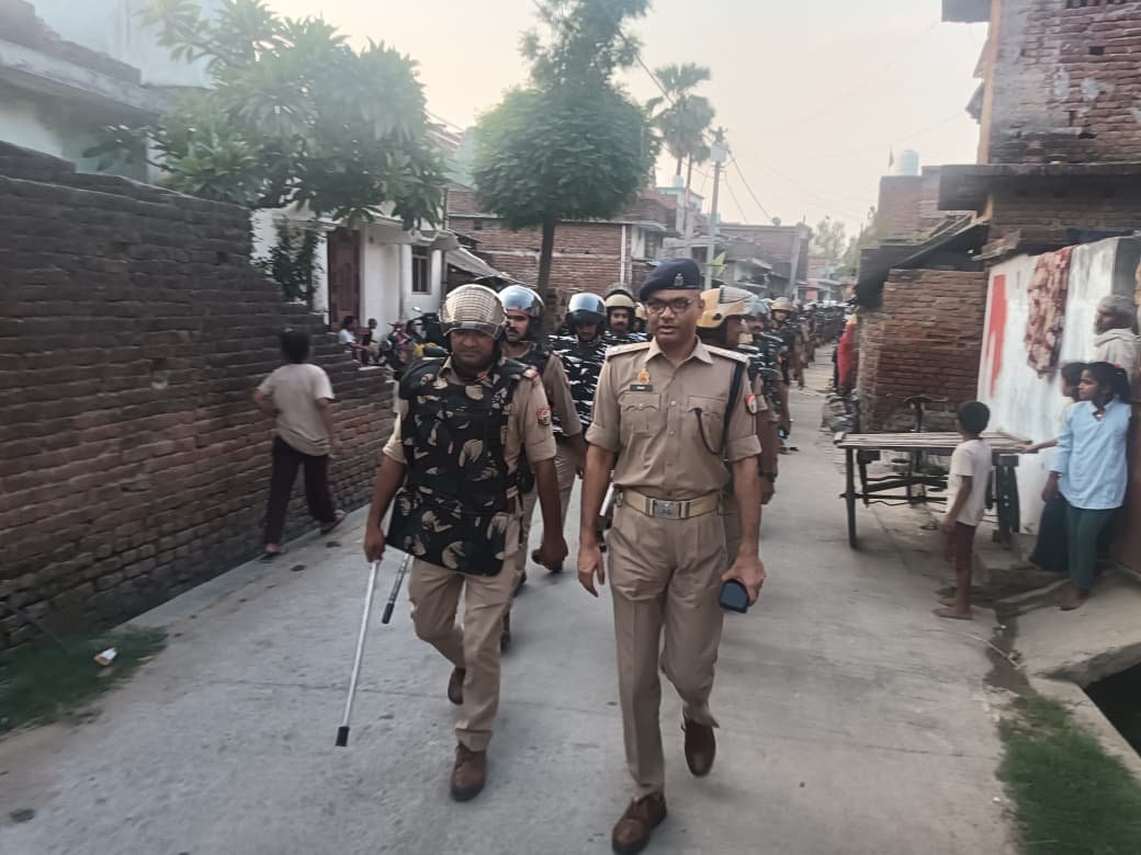 मोहर्रम को लेकर पुलिस अलर्ट: एएसपी ने घुघली-भिटौली क्षेत्र में किया फ्लैग मार्च, ताजिया मार्गों का लिया जायजा