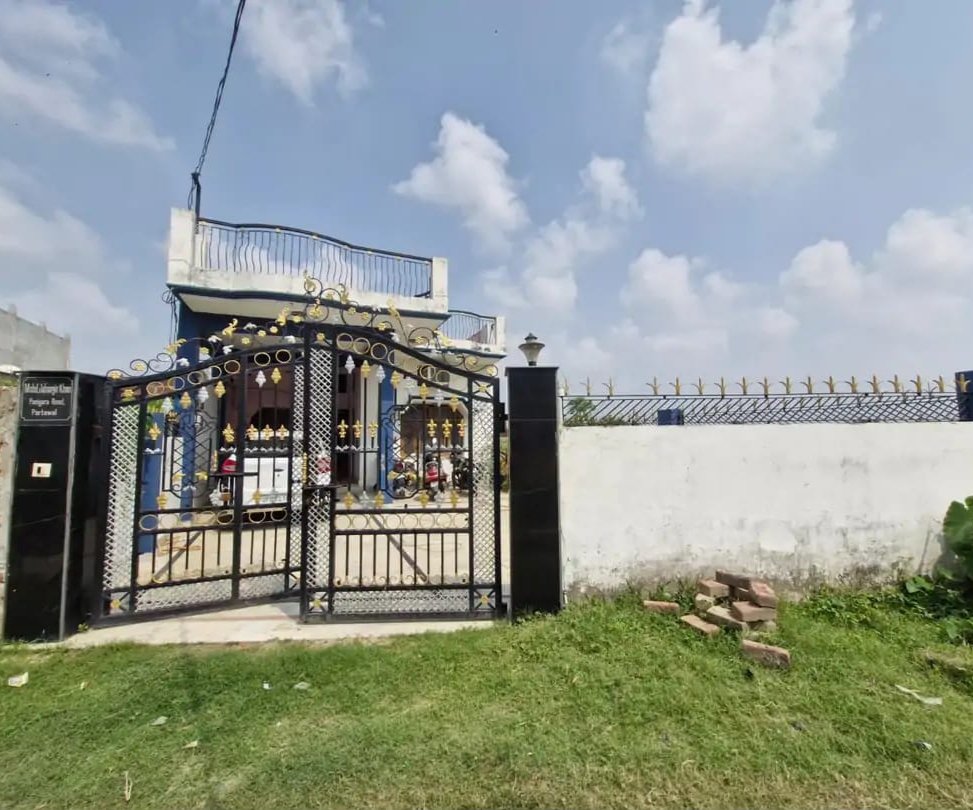 बंद मकान को निशाना बनाकर लाखों के जेवरात पर हाथ साफ, लॉकर तोड़ ले गए चोर