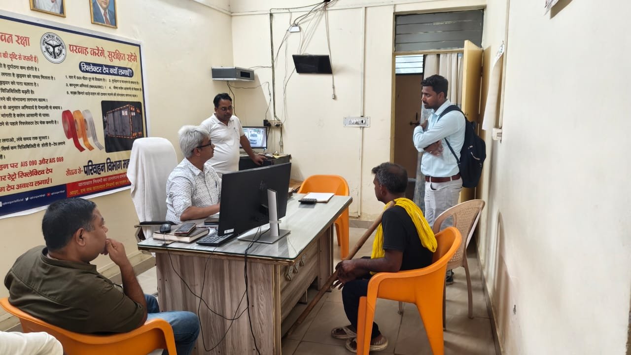 दिव्यांग चालक से बच्चों का कराया जा रहा था परिवहन, स्कूल की मान्यता पर लटकी तलवार