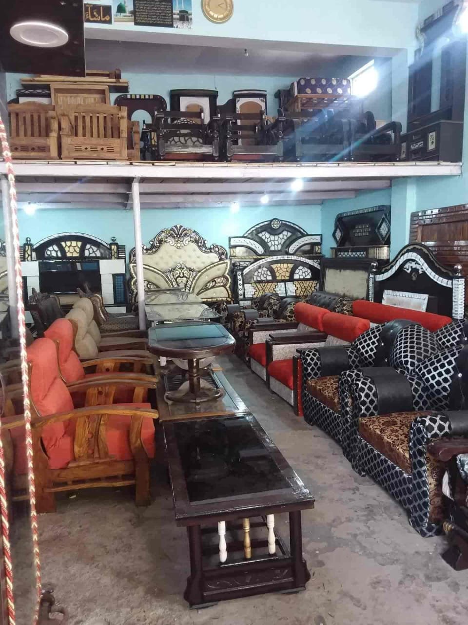 कटहरा सेक्शन में फर्नीचर कारोबार पर उठे सवाल, अवैध संचालन के आरोपों से वन विभाग की निगरानी पर प्रश्नचिह्न