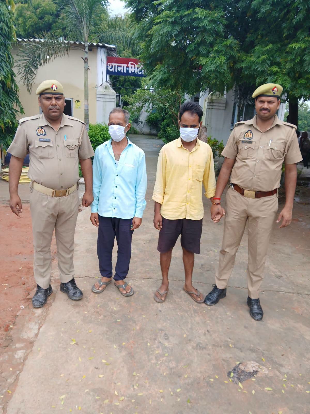 भिटौली पुलिस की बड़ी कार्रवाई: लकड़ी चोरी के दो वांछित गिरफ्तार, 11 बोटा सागौन की लकड़ी बरामद