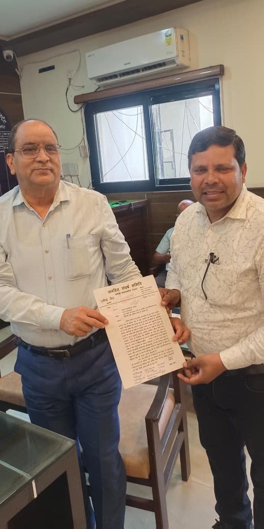 बागापार में पशु चिकित्सालय की मांग हुई तेज, डीएम को सौंपा गया ज्ञापन