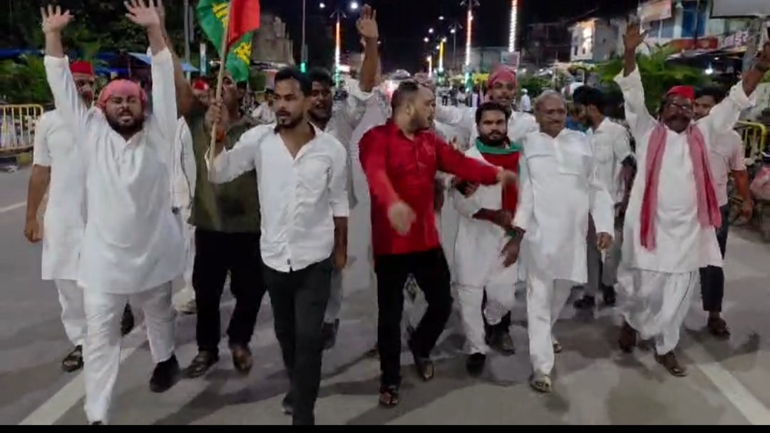 अखिलेश यादव की गिरफ्तारी के विरोध में महराजगंज में सपा का प्रदर्शन
