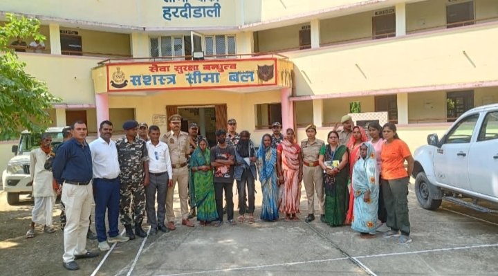 नेपाल जाने की कोशिश में नाबालिग लड़की को SSB ने रोका, युवक के साथ किया रेस्क्यू