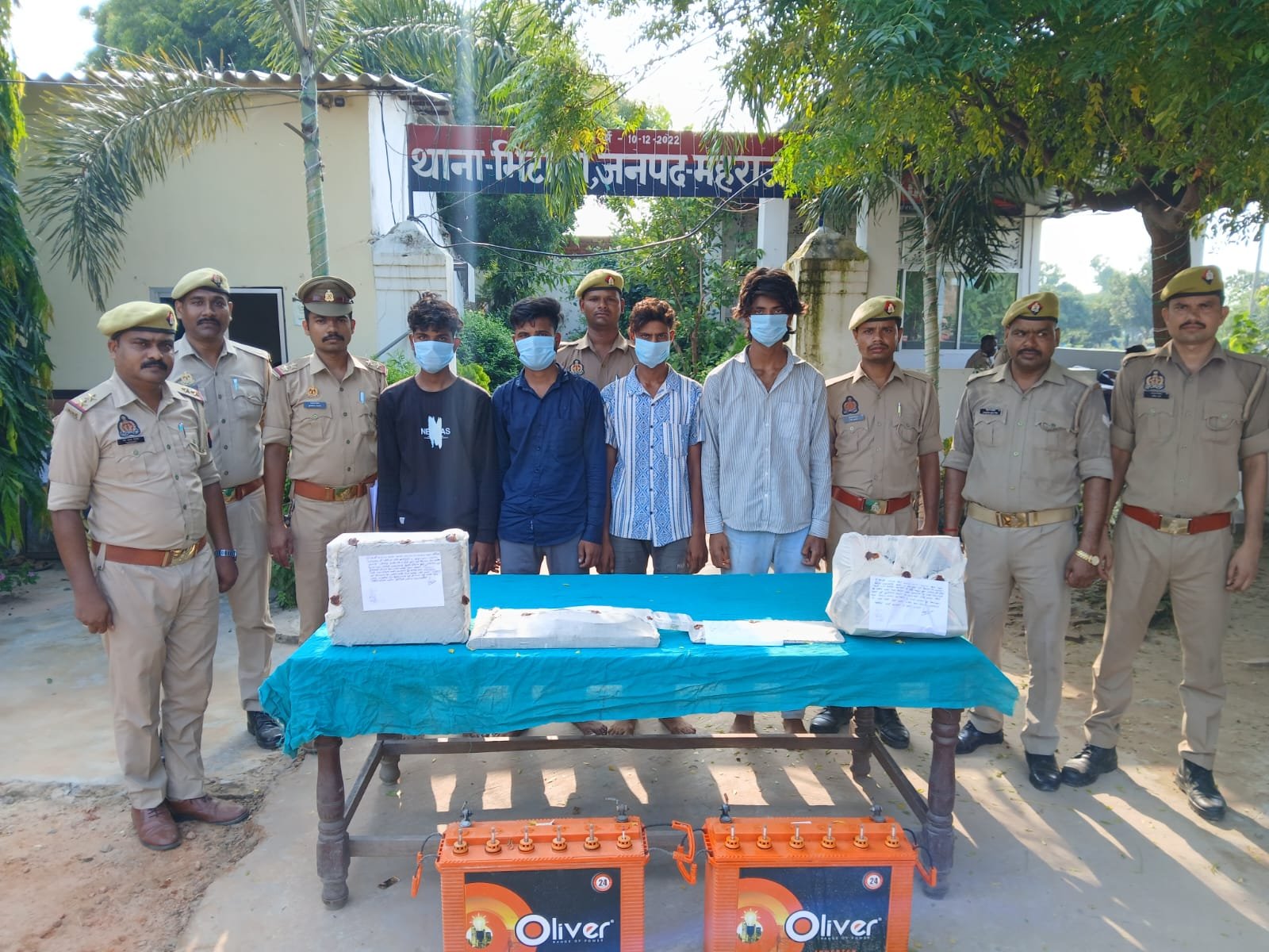 पुलिस ने सचिवालय में चोरी व नकबजनी के चार वांछित आरोपी दबोचे, चोरी का सामान बरामद