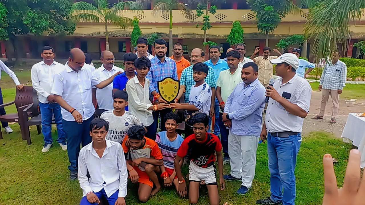 खेल दिवस पर पंचायत इंटर कॉलेज में विभिन्न प्रतियोगिताओं का आयोजन