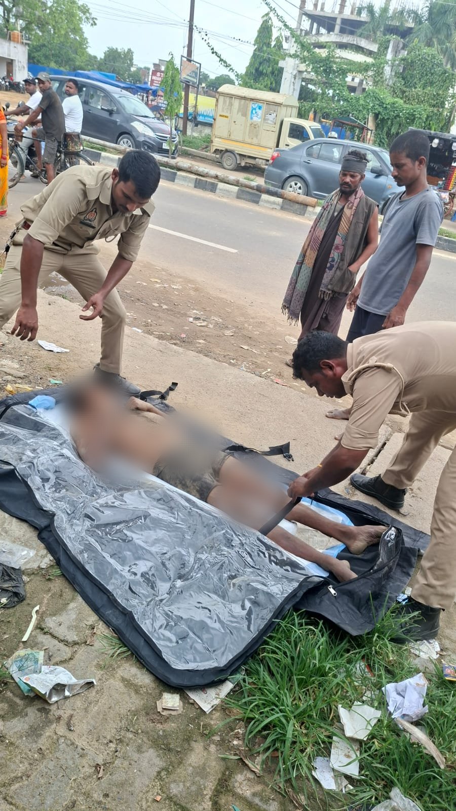 बंद अस्पताल के बाहर मिला नेपाली युवक का शव, सिर व चेहरे पर चोट के निशान से बढ़ा रहस्य